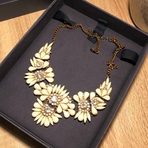 Statement necklace